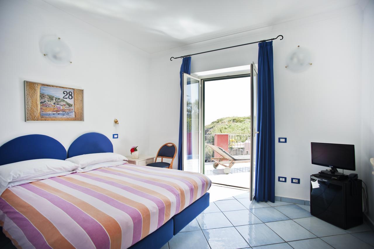 Hotel Villa Iulia Ventotene Exterior photo